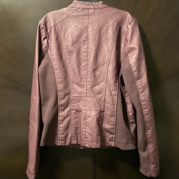 MAURICE’S WOMEN FAUX LEATHER JACKET—brown/burgundy purple color size M‎ - Picture 2 of 9